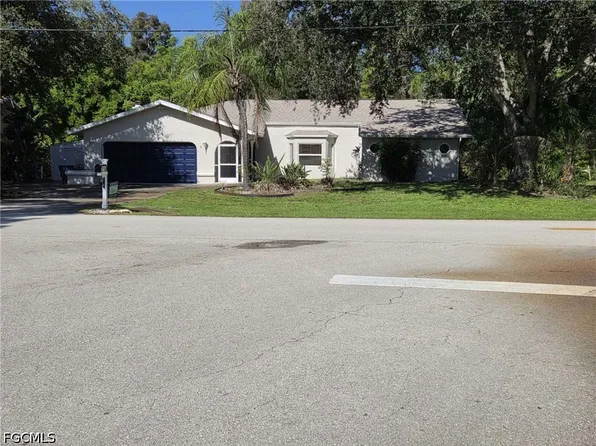 18682 Spruce Dr E, Fort Myers, FL 33967