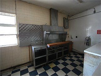 4th image of 2020 W 5th St
