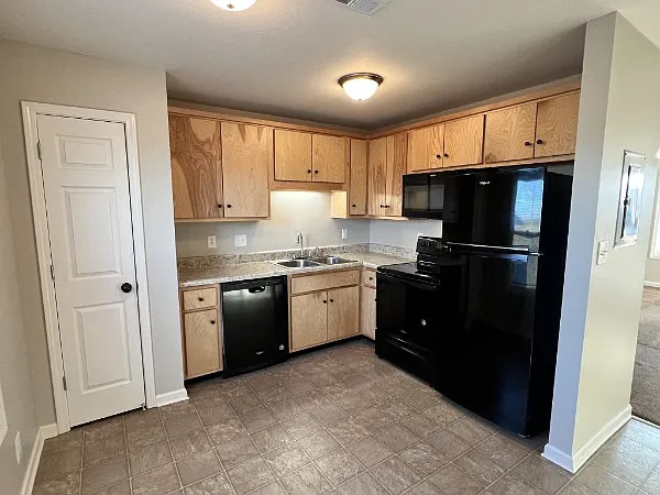 533 Patriot Park Ct #C — Photo 8