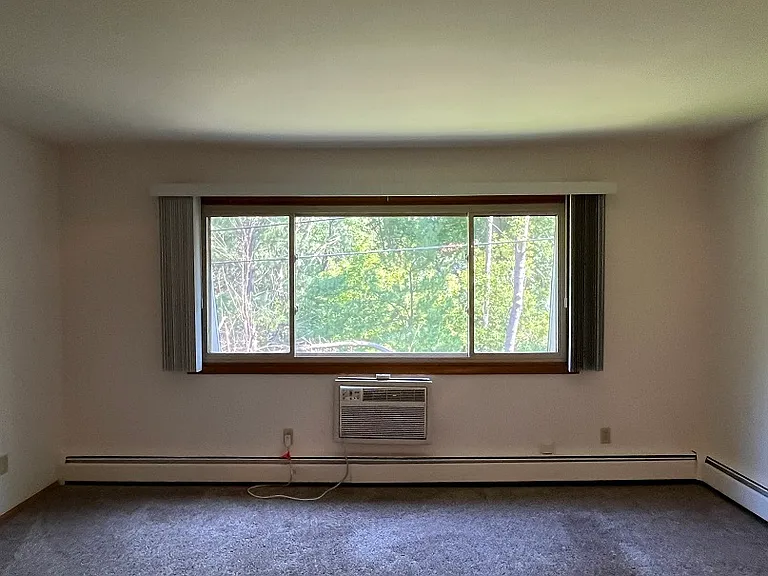 Ridge Manor Apartments — Photo 12