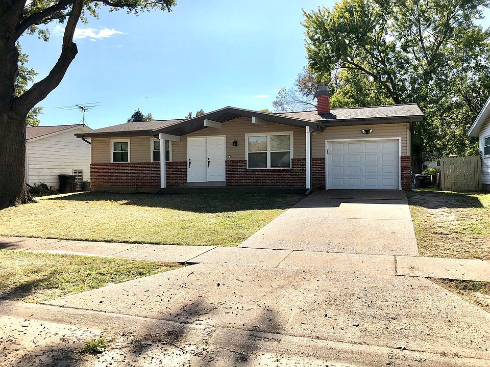 1st image of 576 Haventree Dr