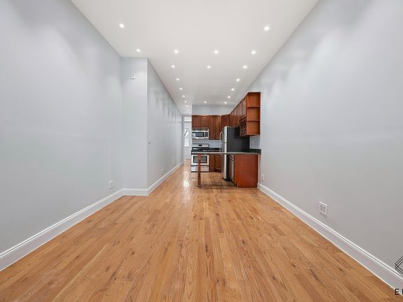 4th image of 73 Engert Ave APT 2R