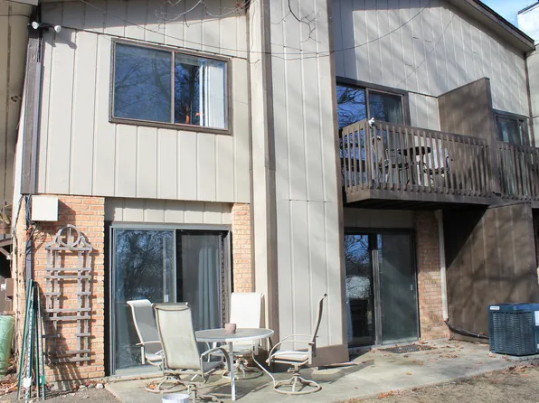 73 Woodhills Bay Rd, Fox Lake, IL 60020