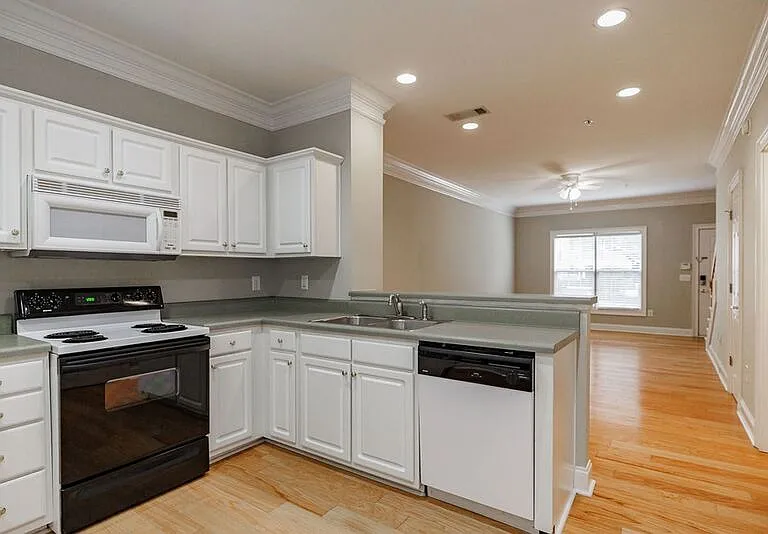 101 Wood Lake Dr #309 — Photo 10