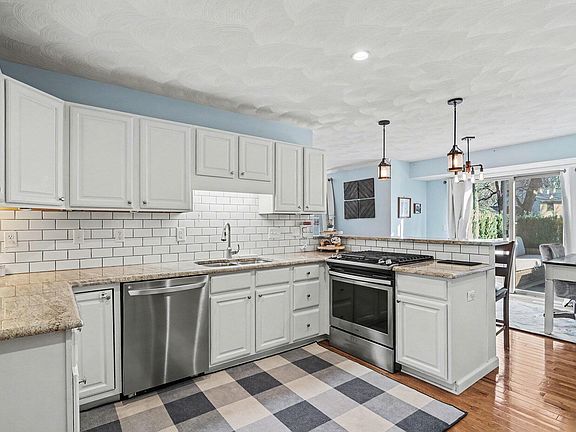 4th image of 172 Deer Path Ln