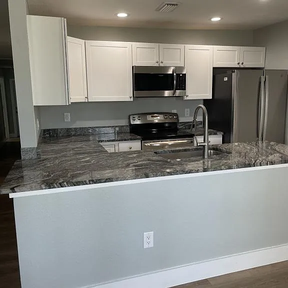 1114 Wyatt St — Photo 12