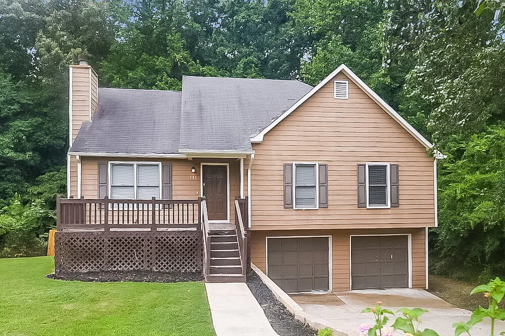 3 bed, 2.0 bath, 2164 sqft, $1,995 — Photo 1