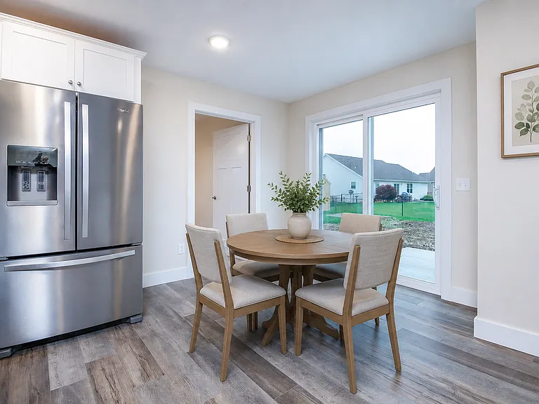 9250 Brook Hollow Ln — Photo 4