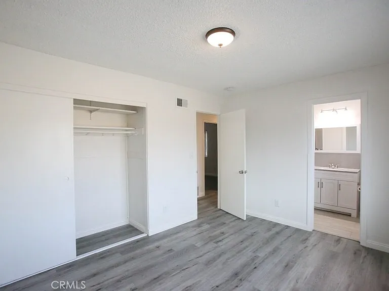 15952 Standish Ln — Photo 13
