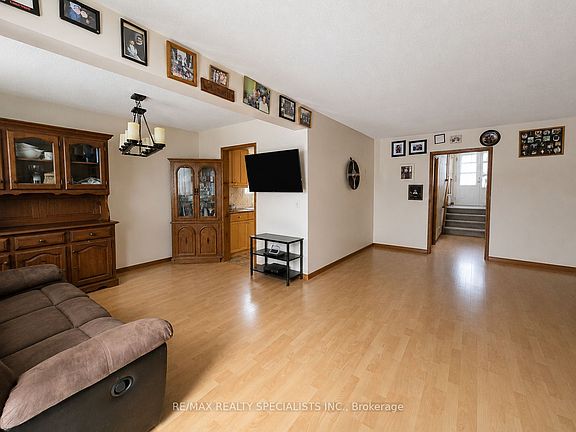 4th image of 24 Stewart Ave