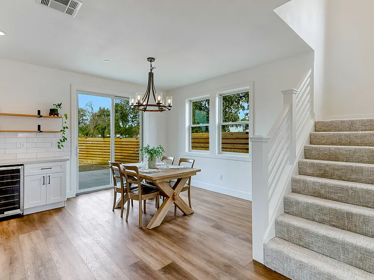 6790 Yvonne Ct — Photo 12