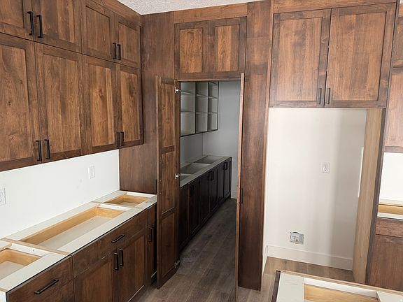 3rd image of 3040 N Mountain Rd #216