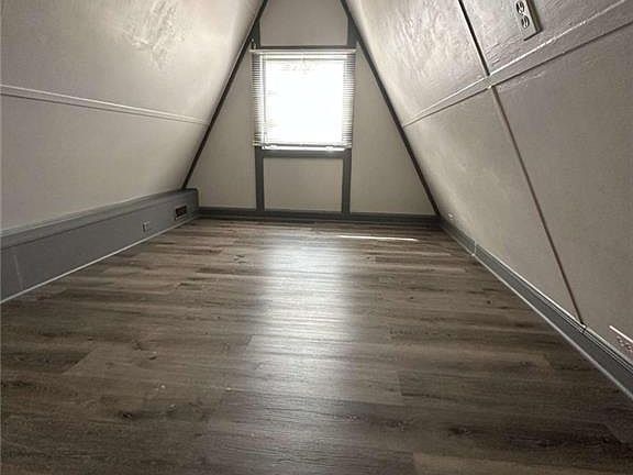 4th image of 4984 Donald Dr