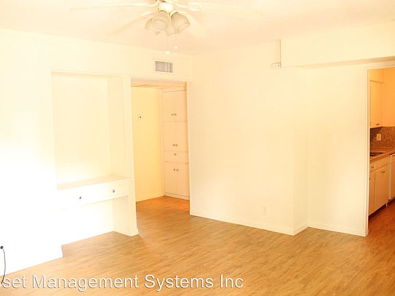 2nd image of 2417 Louise St APT 3