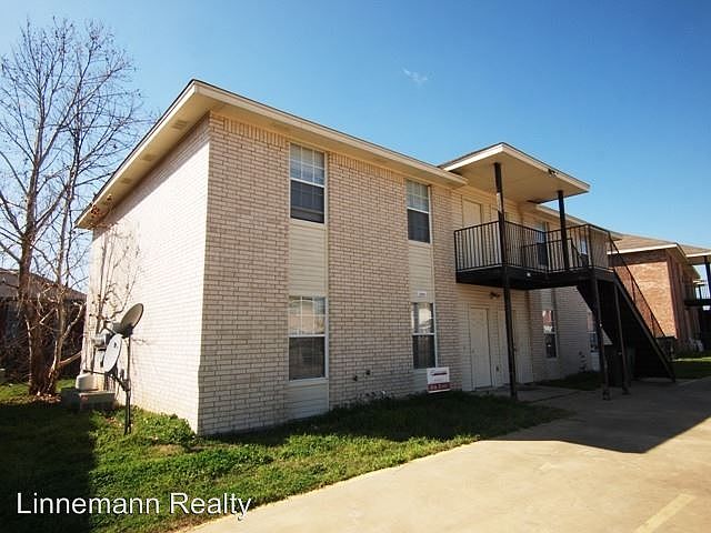 1st image of 5710 Redstone Dr APT C