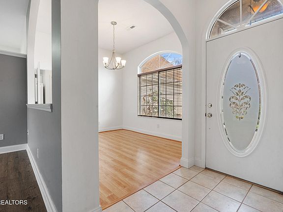 4th image of 2401 Blue Meadow Ln