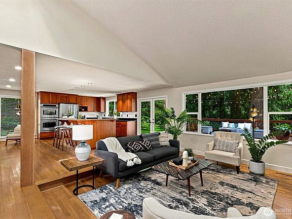 5th image of 14924 258 Avenue SE