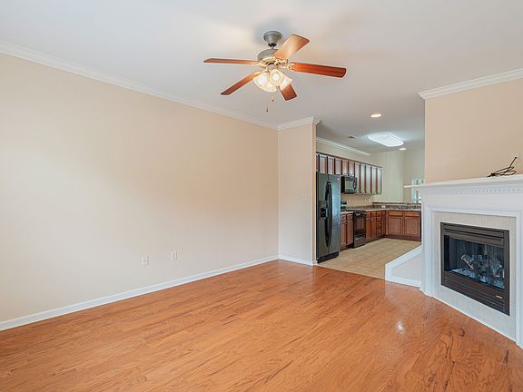 3rd image of 10810 Carpenter Run Ln