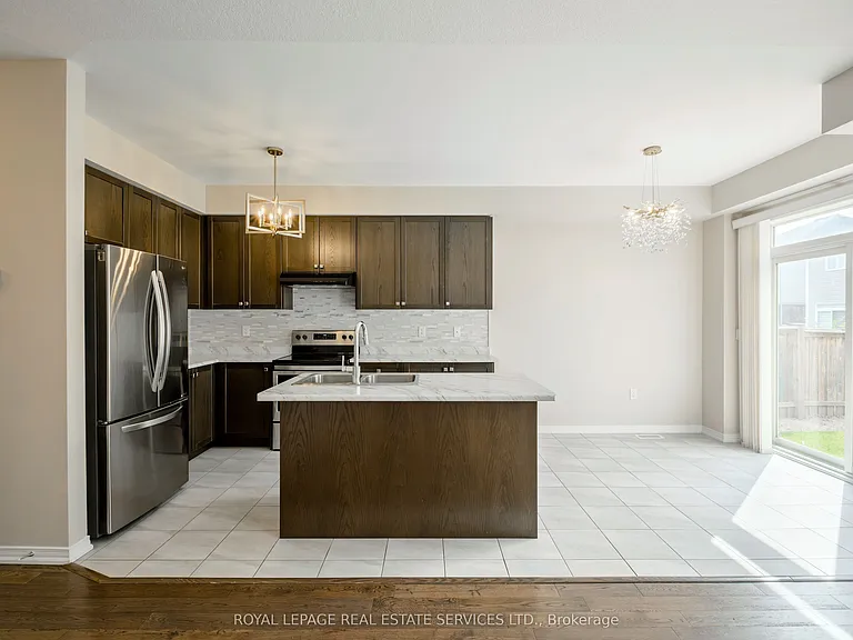 152 Munro Cir — Photo 16