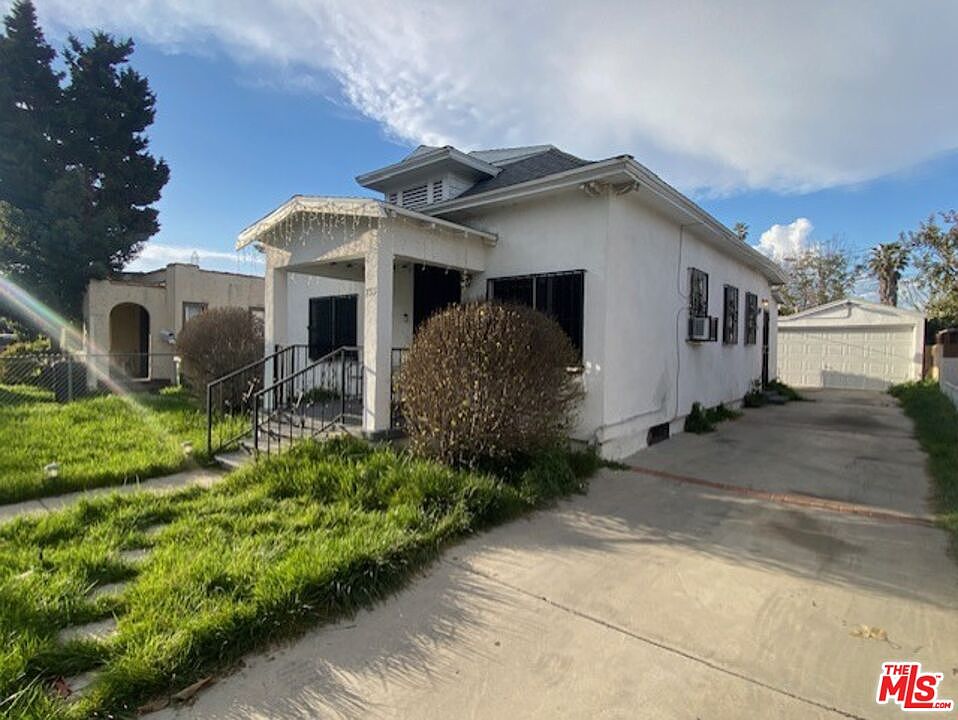 1st image of 755 E 106th St