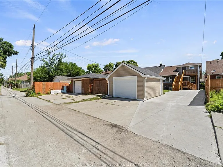 1439 Benjamin Ave #2 — Photo 17