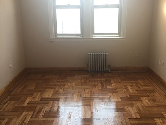 5th image of 3260 47th St
