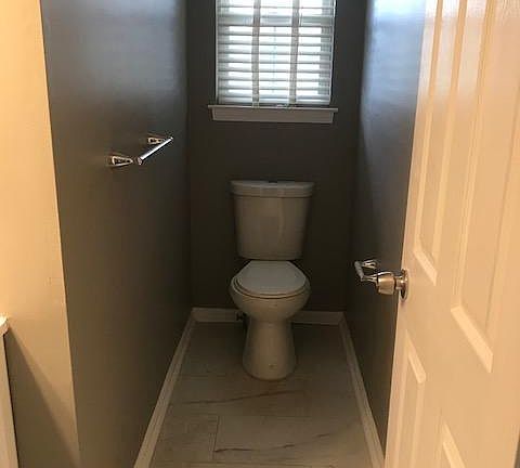 5th image of 326 Stonehouse Ln