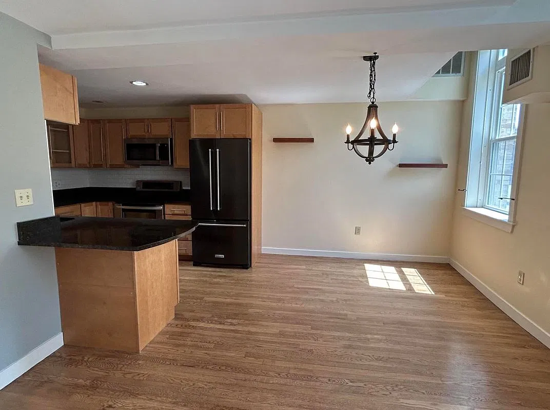 2 bed, 2.0 bath, 1213 sqft, $3,350 — Photo 3