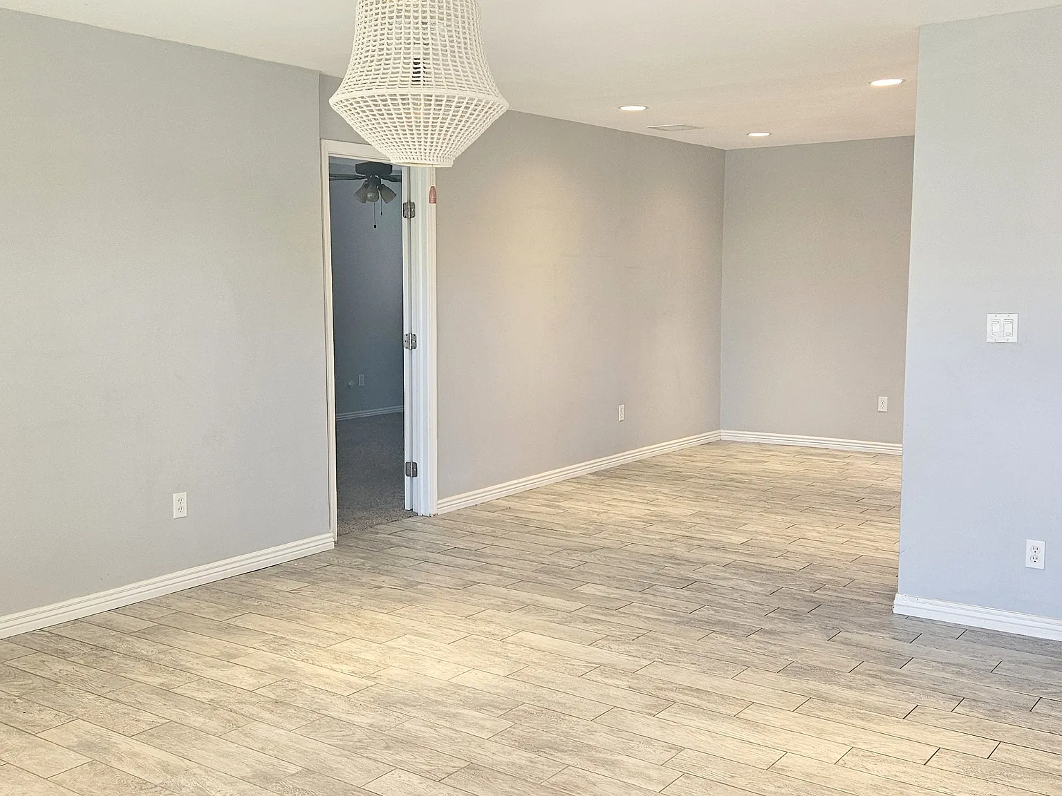 4 bed, 1916 sqft, $3,100 — Photo 3