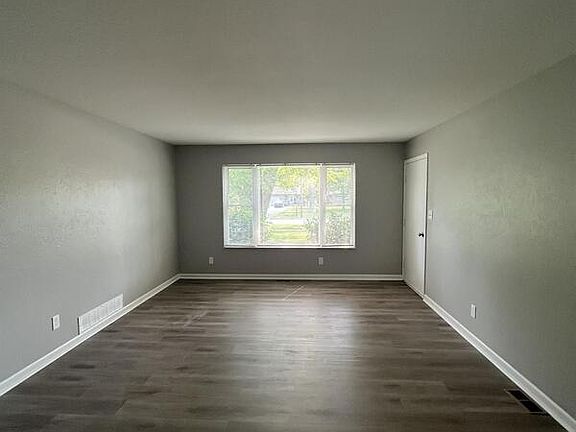 4th image of 923 Mill Hwy #1