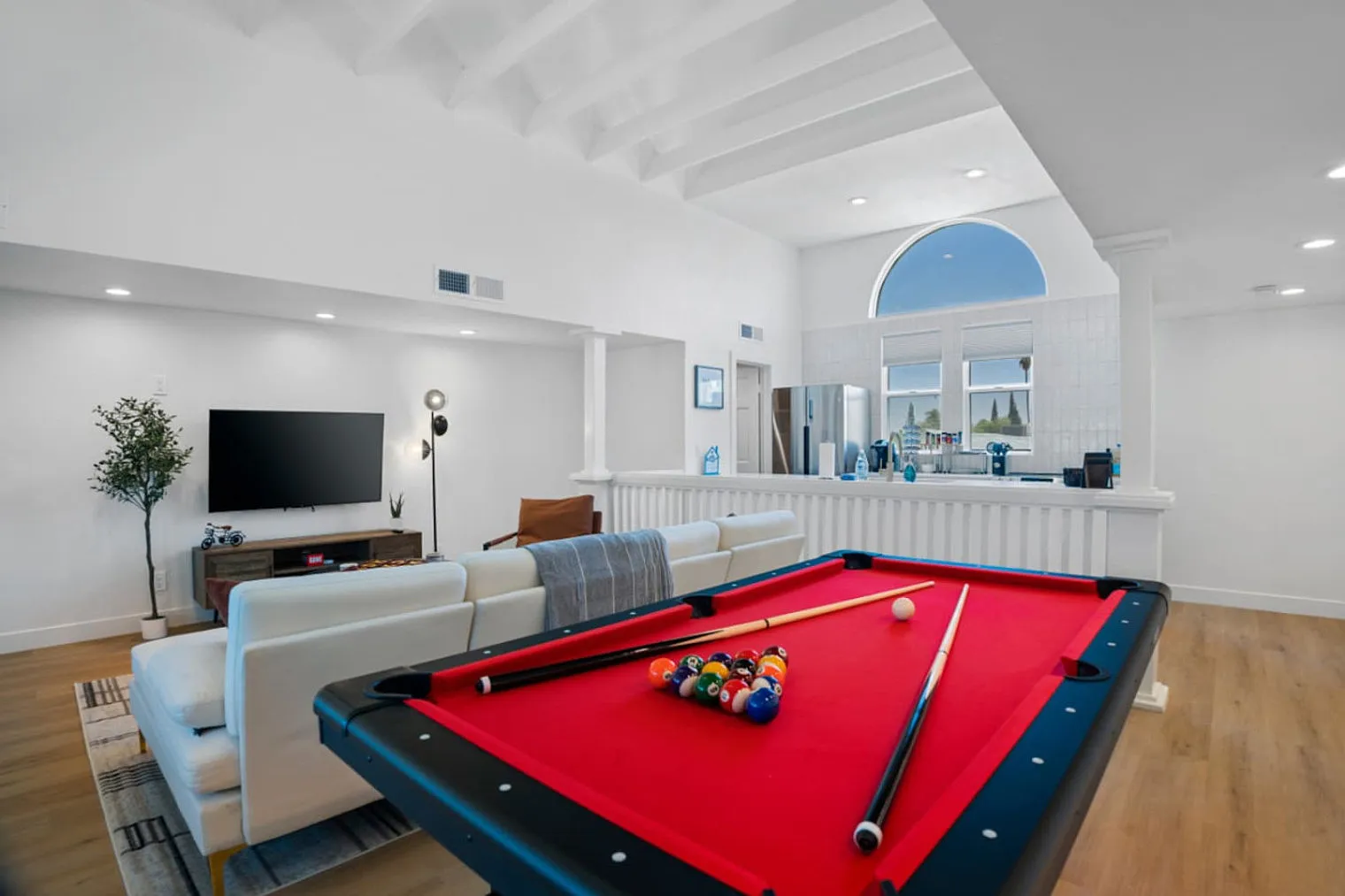 2 bed, 1.0 bath, $2,702 — Photo 1