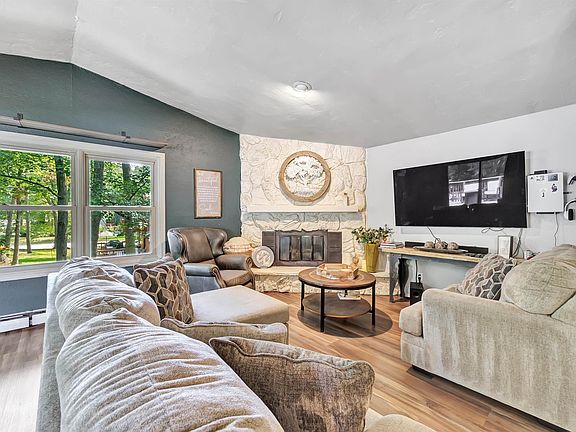 2nd image of 2526 Dunbar Ln