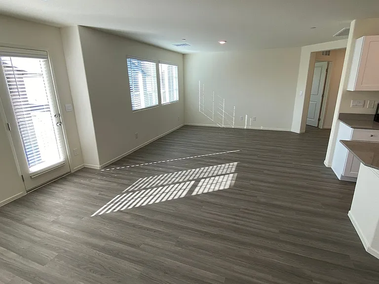 7850 Aurora Sky St #1 — Photo 21