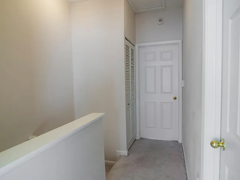 21785 Jarvis Sq — Photo 27