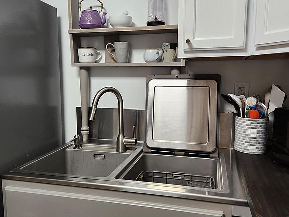 3rd image of 1225 NW 21st St APT 211