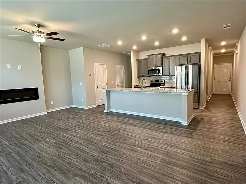 3 bed, 2.5 bath, 1800 sqft, $2,250 — Photo 4