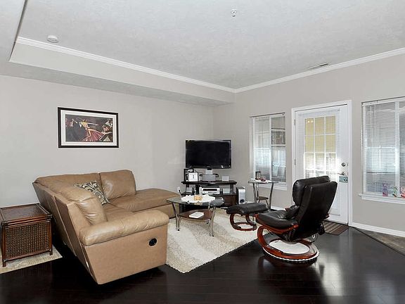 4th image of 379 E 600 S APT 17