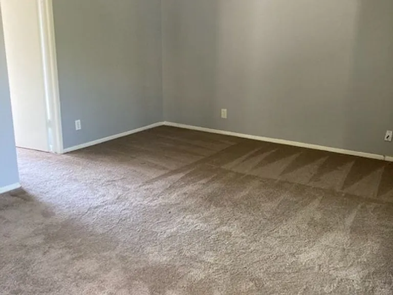 Sutter's Mill Apartments — Photo 10