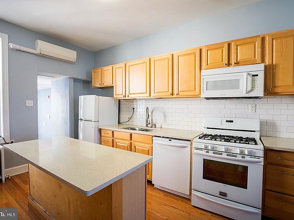 2nd image of 739 N 17th St Floor 2