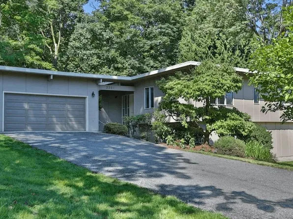 3321 102nd Ave NE, Bellevue, WA 98004