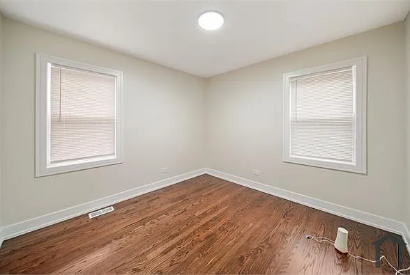 12423 S Perry Ave — Photo 9