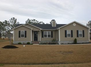 202 Finishing Ln, Sneads Ferry, NC 28460
