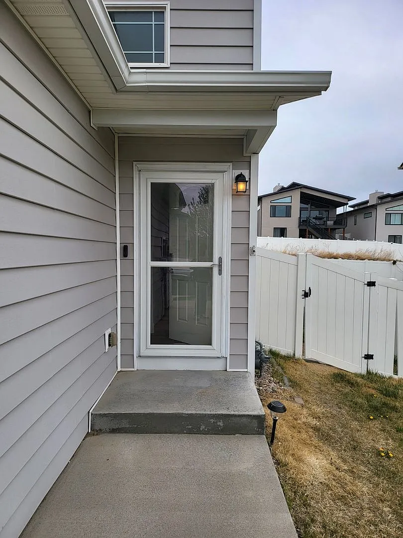 3 Bedroom 2.5 Bath Townhome in Saddle Ridge — Photo 2