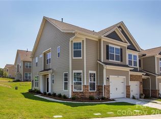 8734 Harris Lake Ln, Charlotte, NC 28269