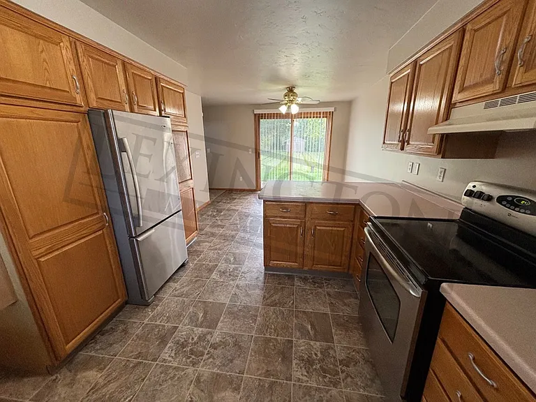 3222 Lakeview Dr — Photo 16