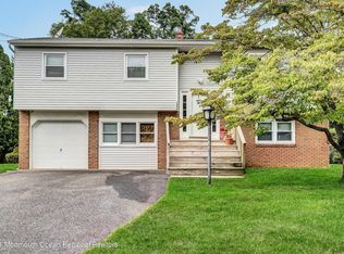 1006 Shenandoah Dr, Spring Lake, NJ 07762