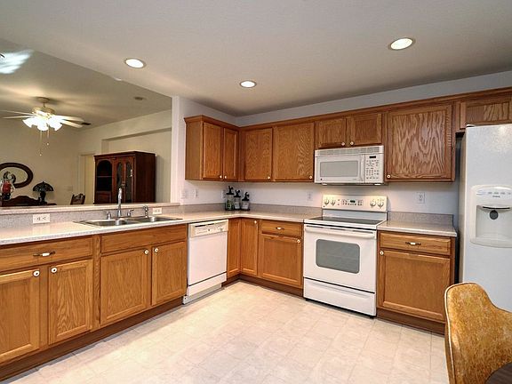 4th image of 13815 SE 93rd Ave