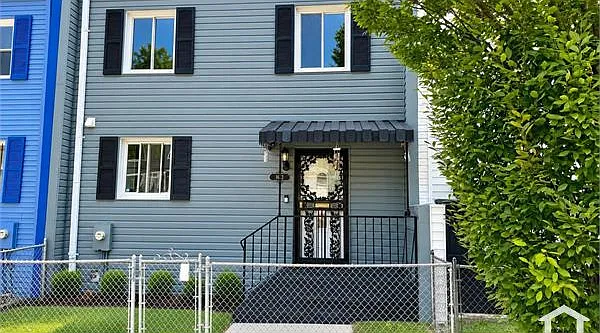 6 bed, 2200 sqft, $7,500 — Photo 1