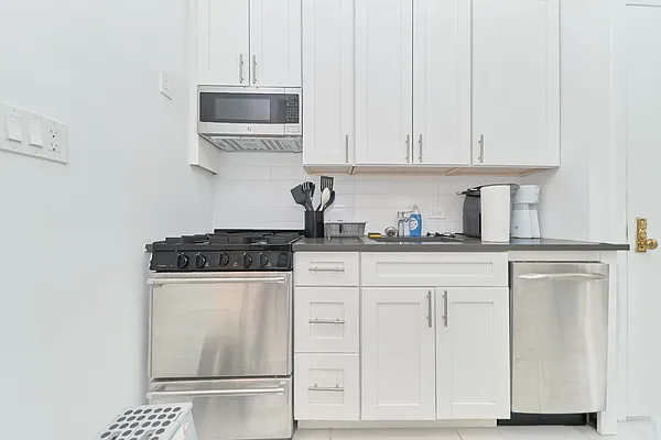 Rented by Living New York | media 12