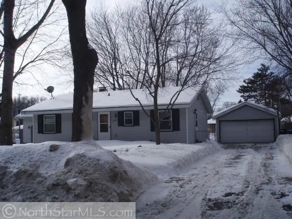 2695 1st St N, North Saint Paul, MN 55109